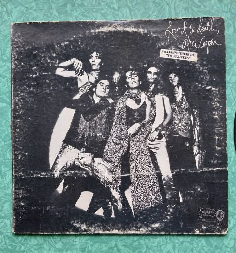 Alice Cooper – Love It To Death
